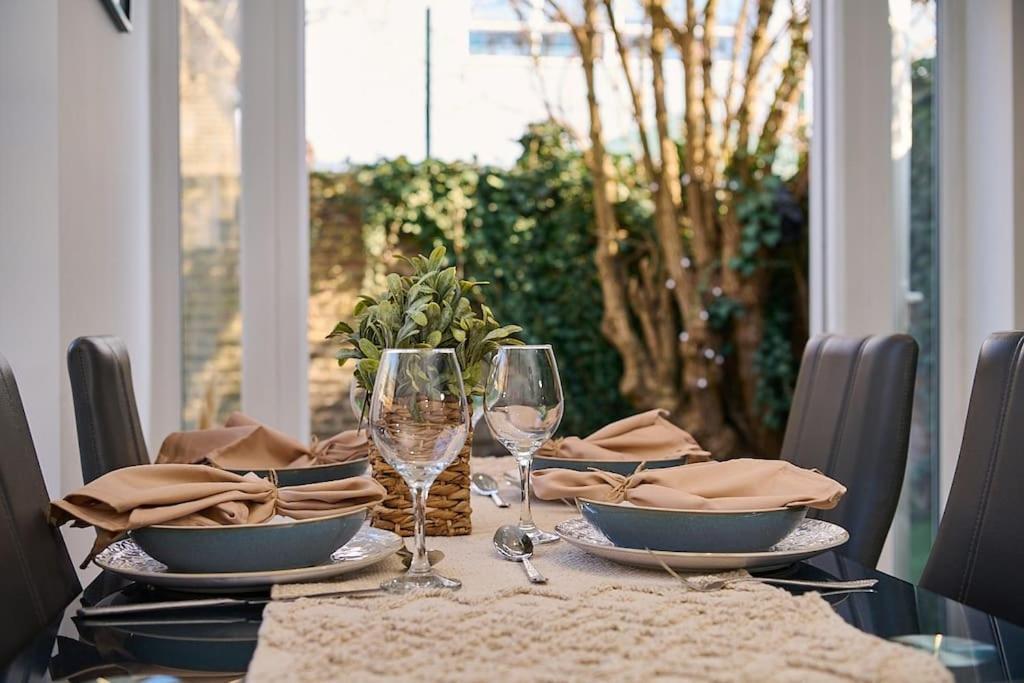 Fabulous 3 Bed Nw London Apartment With Private Garden Buitenkant foto
